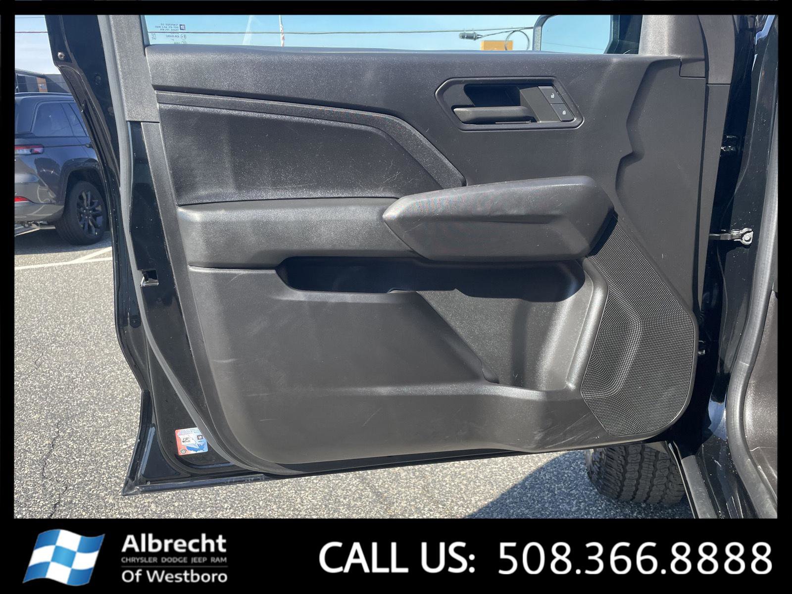 Used 2023 Chevrolet Colorado Trail Boss image 11