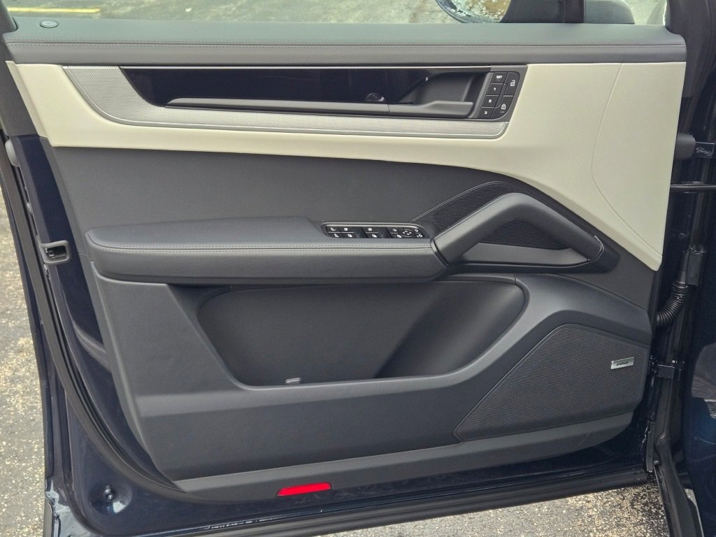 New 2026 Porsche Cayenne Coupe image 18