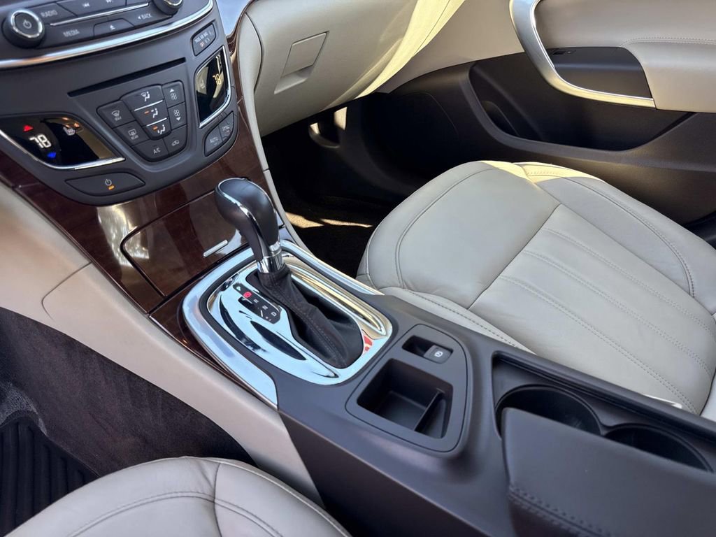 Used 2015 Buick Regal image 25