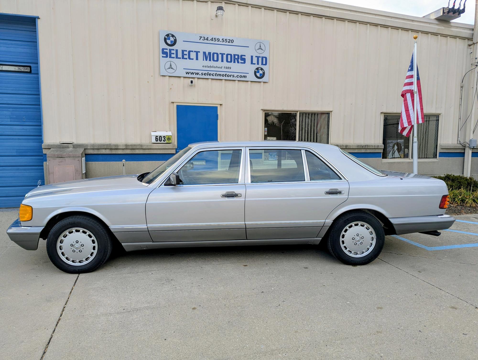 Used 1986 Mercedes-Benz 420 SEL image 3