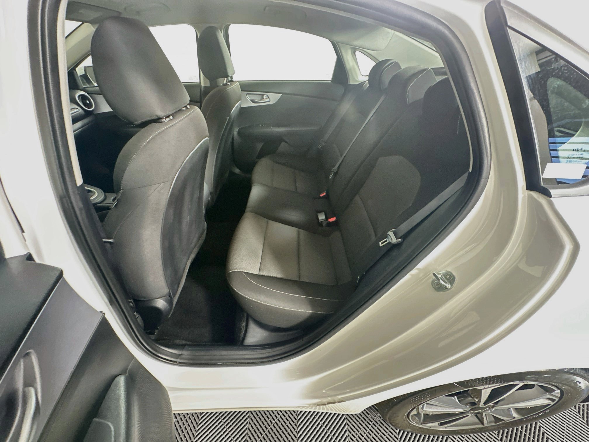 Used 2024 Kia Forte LXS FWD image 25