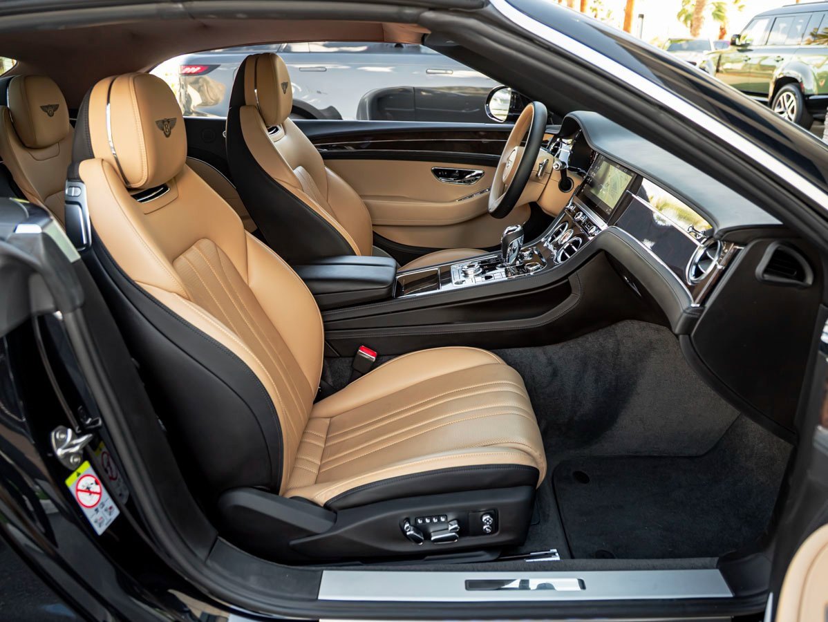 Used 2021 Bentley Continental GT image 2
