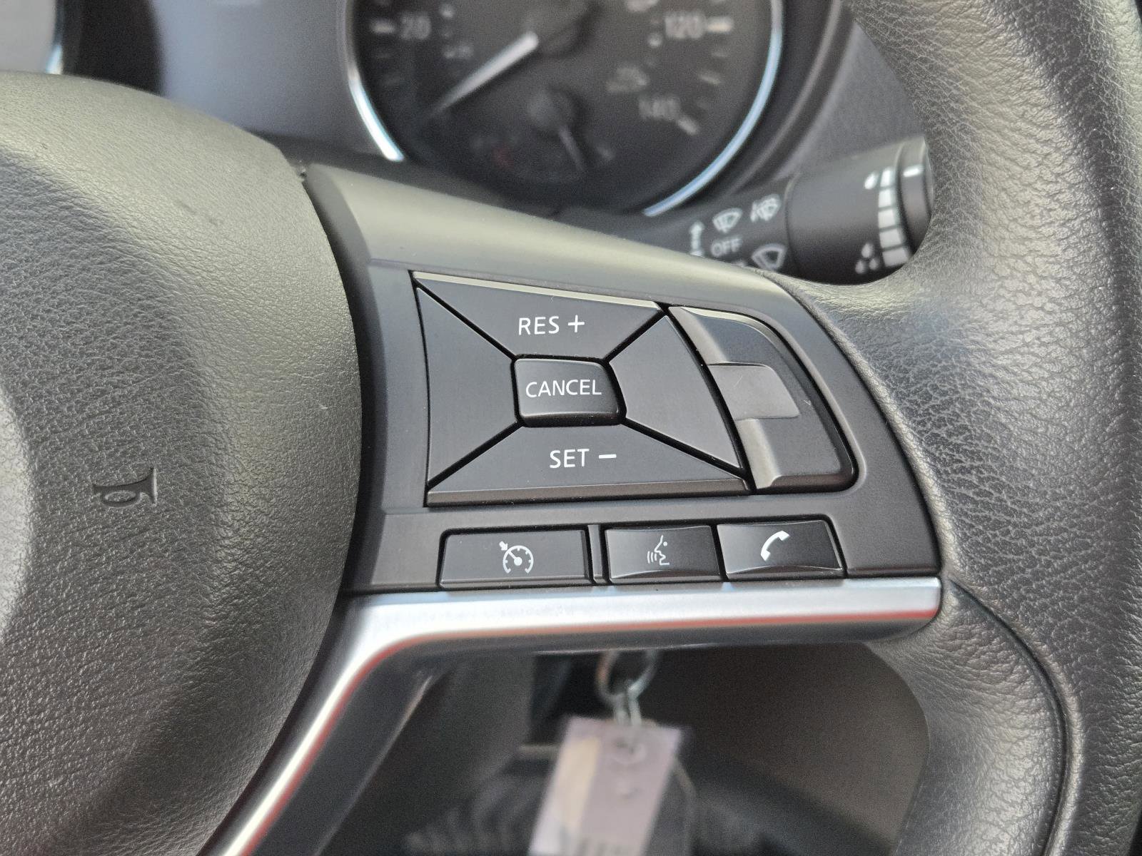 Used 2022 Nissan Rogue Sport S image 17