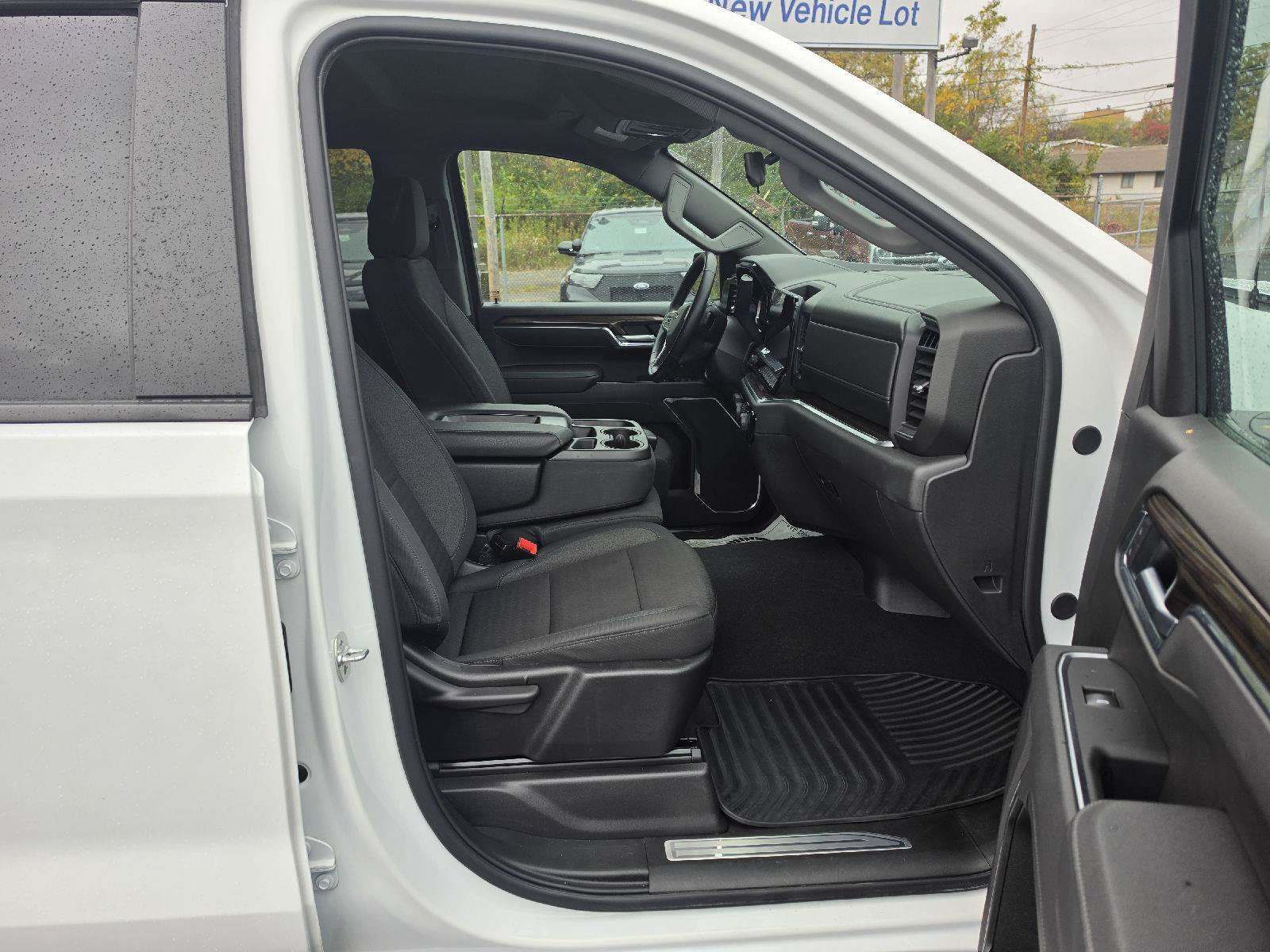 Used 2026 Chevrolet Silverado 1500 RST AWD/4WD image 7