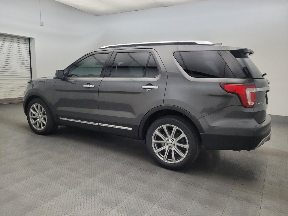 Used 2017 Ford Explorer Limited image 3