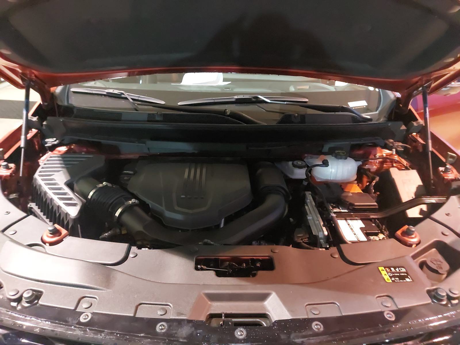 Used 2025 Chevrolet Traverse RS FWD image 30