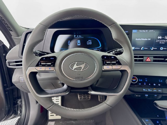 Used 2025 Hyundai Elantra Sport FWD image 15