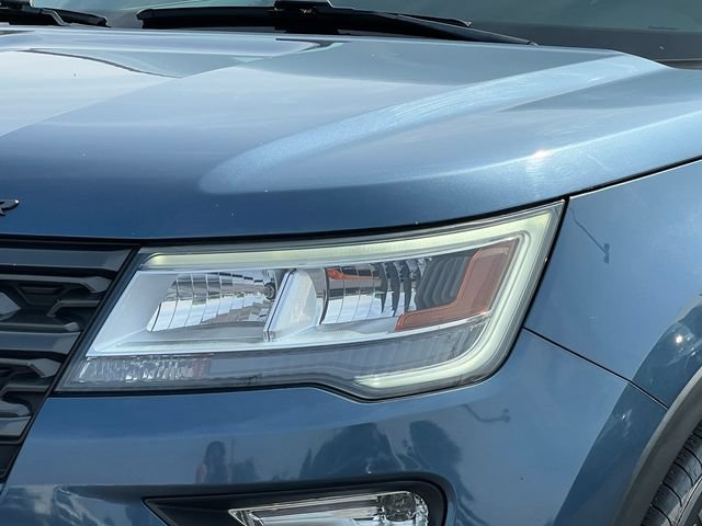 Used 2018 Ford Explorer XLT w/ Equipment Group 202A AWD/4WD image 41