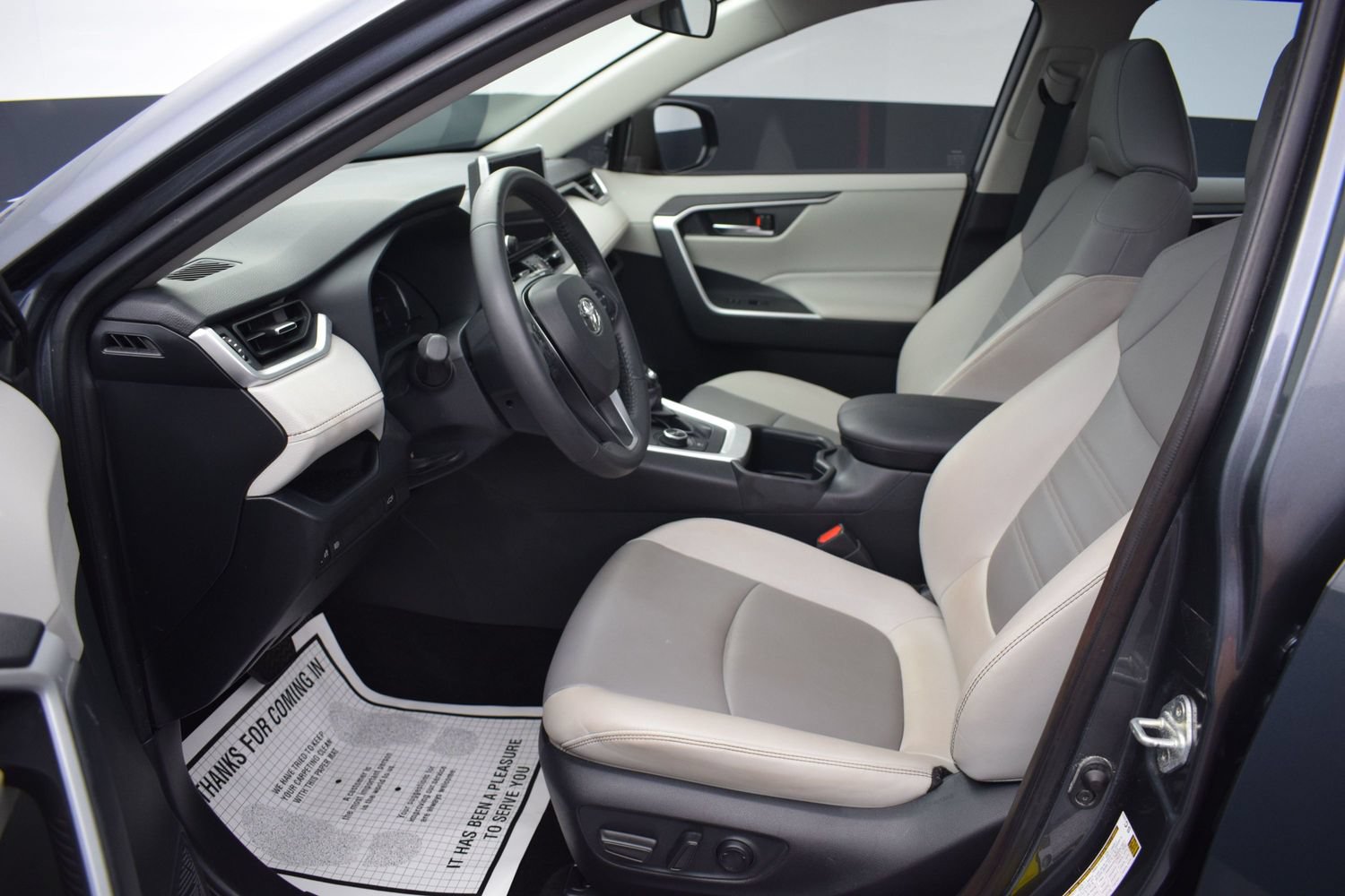 Used 2025 Toyota RAV4 XLE Premium AWD/4WD image 14