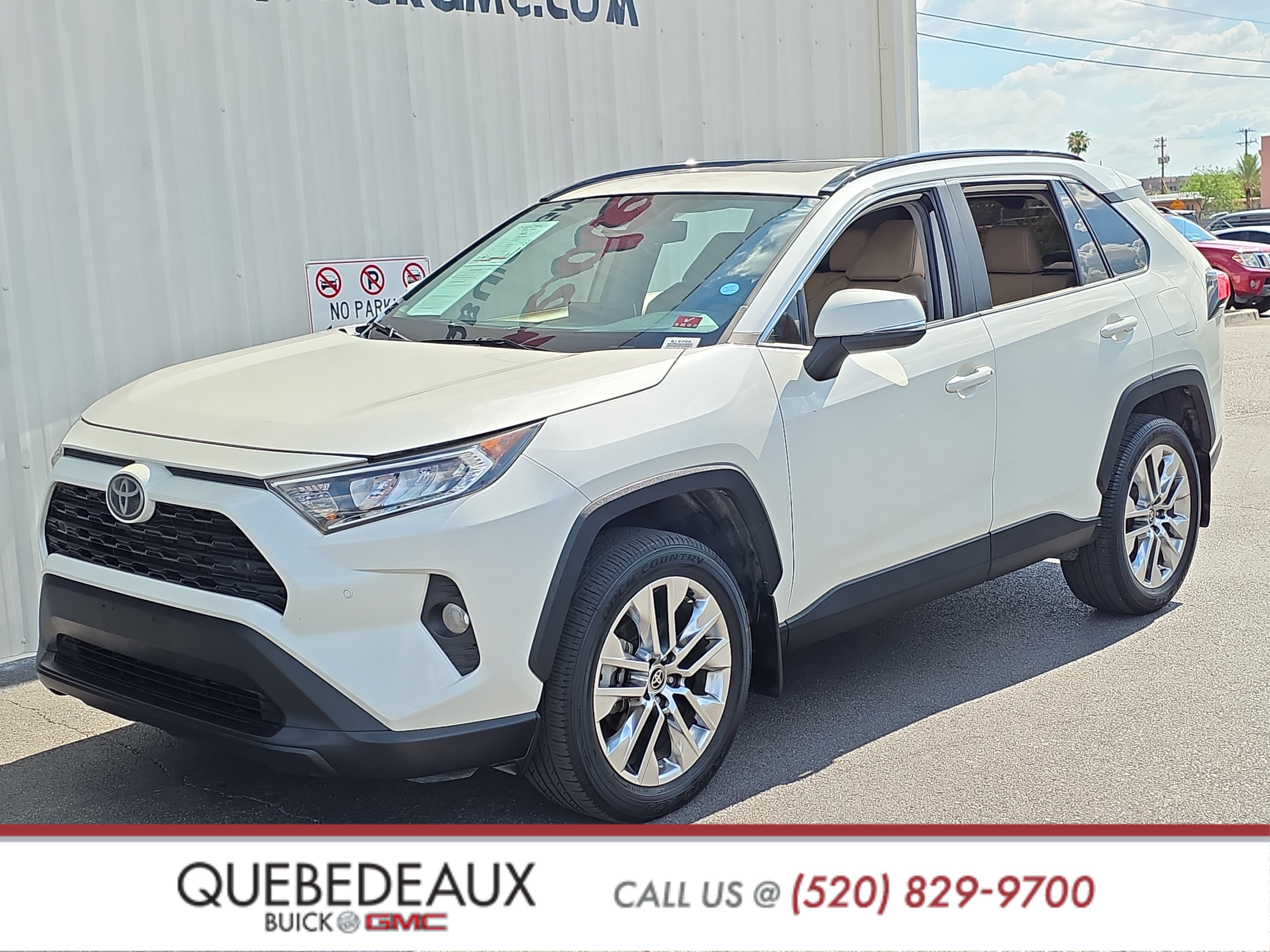 Used 2021 Toyota RAV4 XLE Premium FWD image 3
