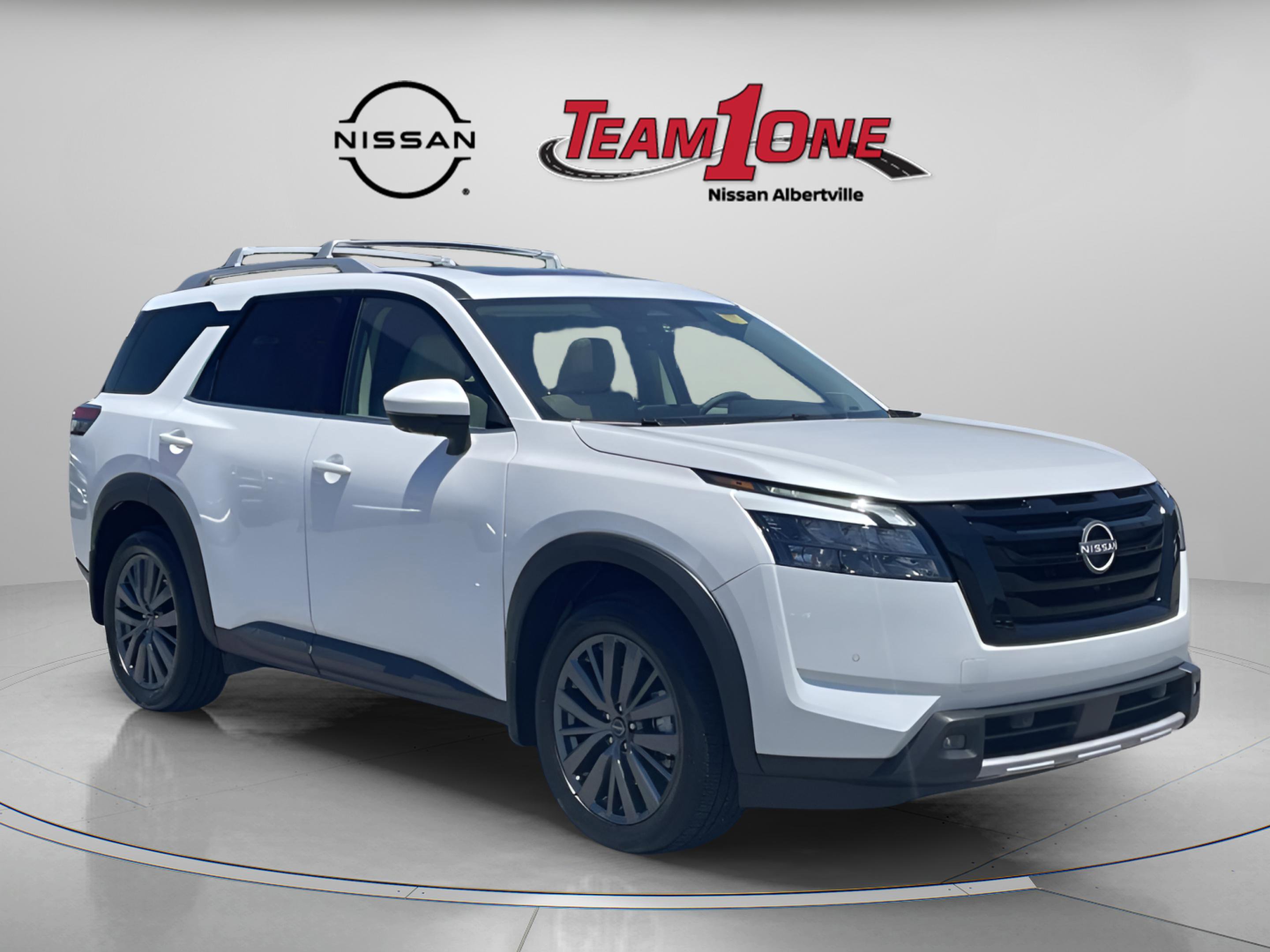 Used 2025 Nissan Pathfinder SL w/ SL Premium Package AWD/4WD image 1