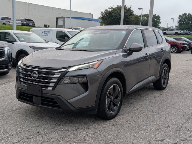 Used 2024 Nissan Rogue SV FWD image 7