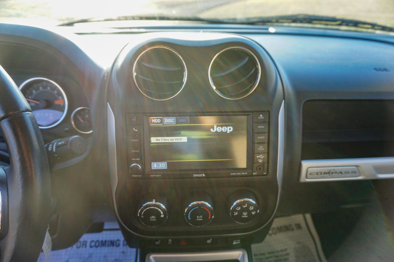 Used 2014 Jeep Compass Latitude image 13