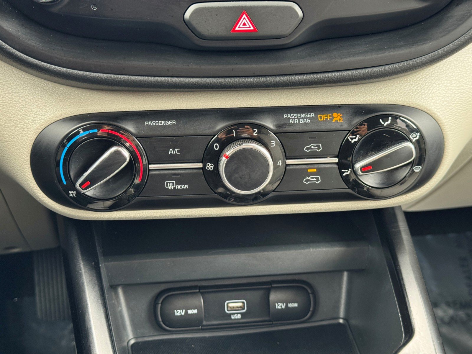 Used 2020 Kia Soul LX FWD image 24