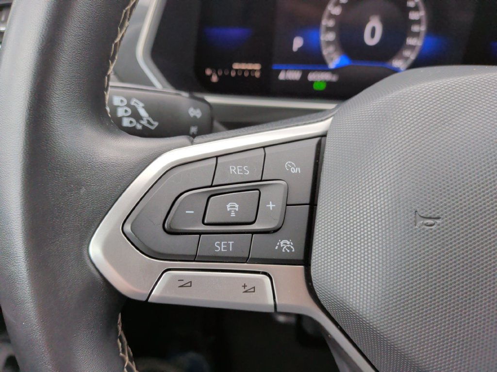 Used 2022 Volkswagen Tiguan SE AWD/4WD image 25