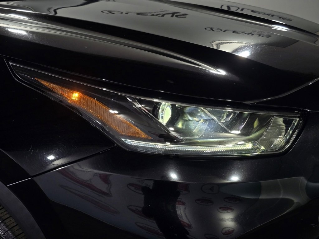 Used 2023 Toyota Highlander Bronze Edition image 5