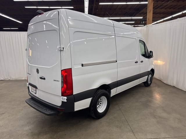 Used 2019 Freightliner Sprinter 2500 image 19