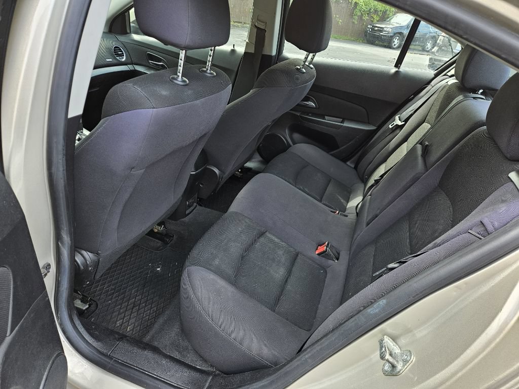 Used 2014 Chevrolet Cruze LT FWD image 13