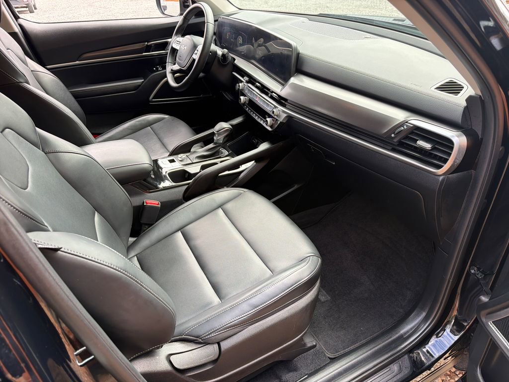 Used 2024 Kia Telluride LX image 27