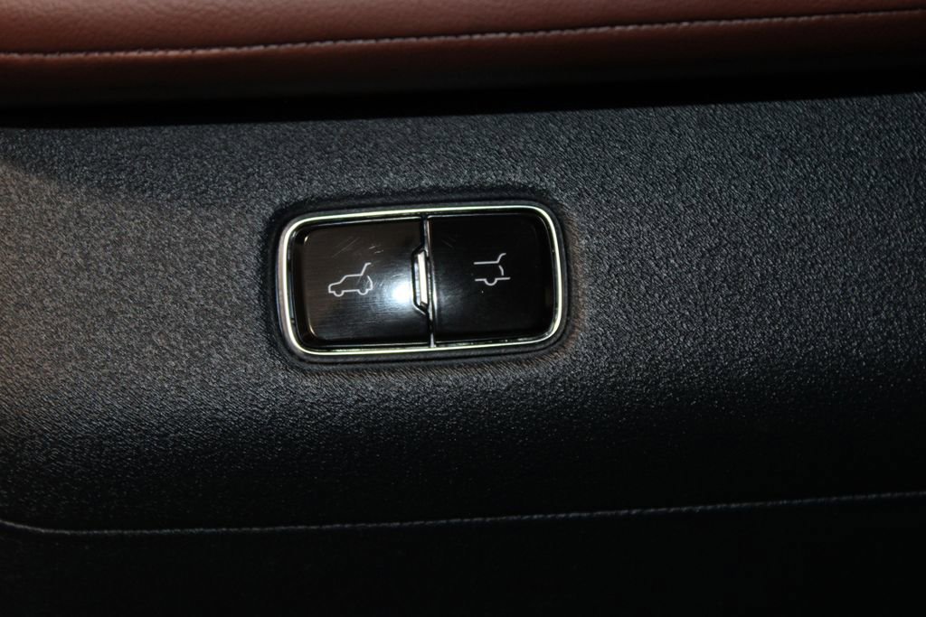 Used 2025 Lincoln Navigator Reserve image 46