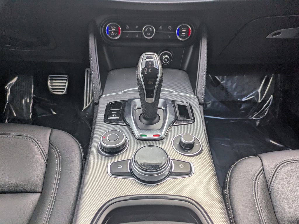 Used 2025 Alfa Romeo Stelvio Sprint w/ Convenience Package AWD/4WD image 21