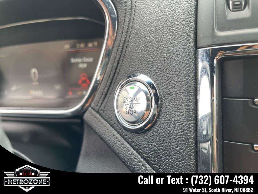 Used 2019 Lincoln Continental Select w/ Continental Climate Package image 29