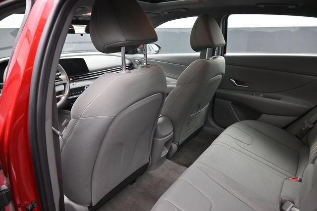 Used 2025 Hyundai Elantra SEL FWD image 26