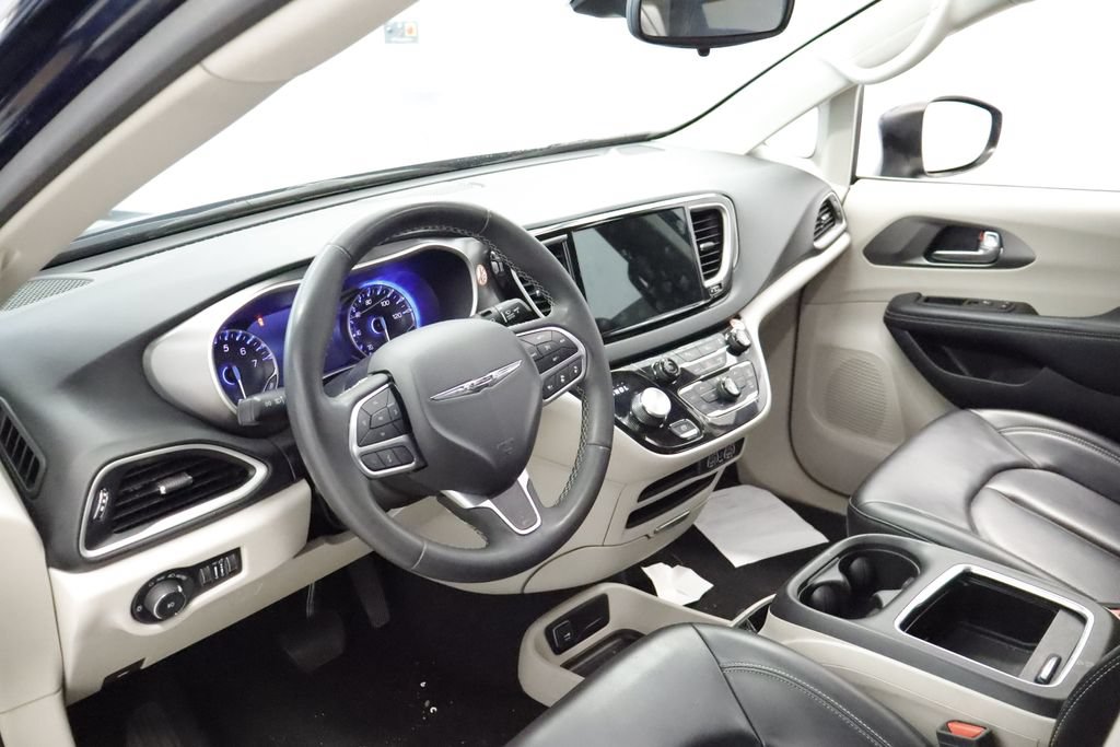 Certified 2023 Chrysler Pacifica Touring-L FWD image 22