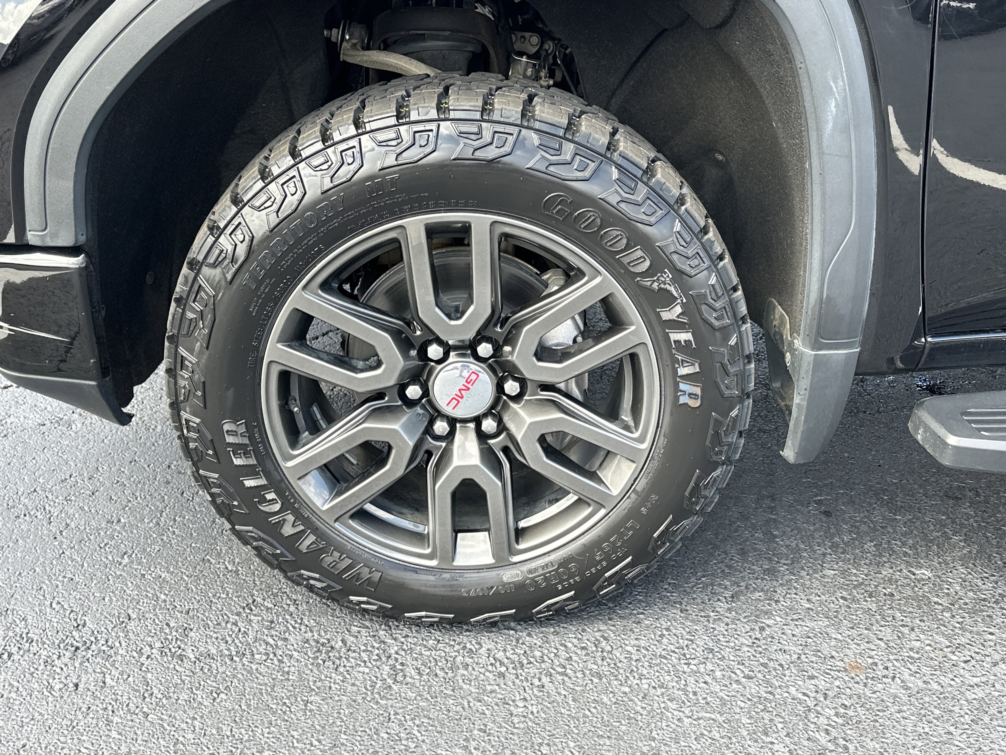 Used 2021 GMC Sierra 1500 AT4 w/ AT4 Value Package AWD/4WD image 11