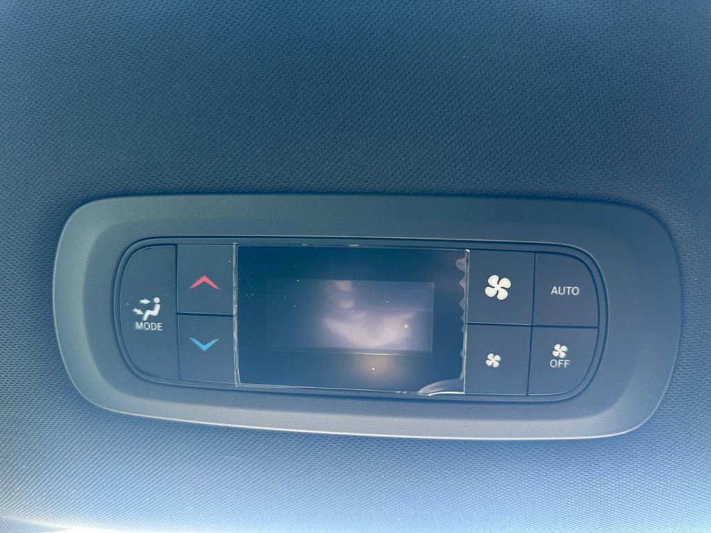 New 2026 Chrysler Pacifica Select image 16