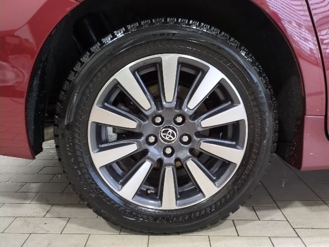 Used 2019 Toyota Sienna Limited AWD/4WD image 21