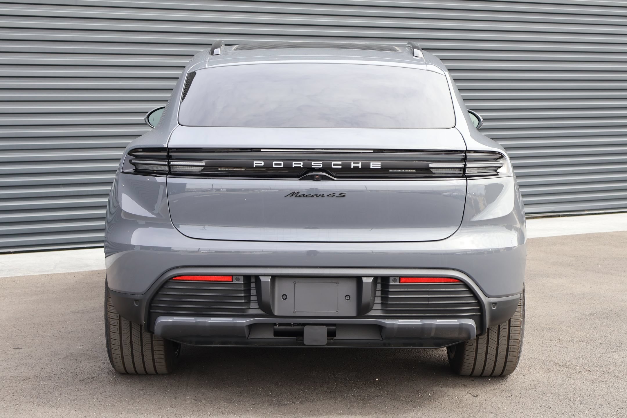 New 2026 Porsche Macan 4S Electric AWD/4WD image 10