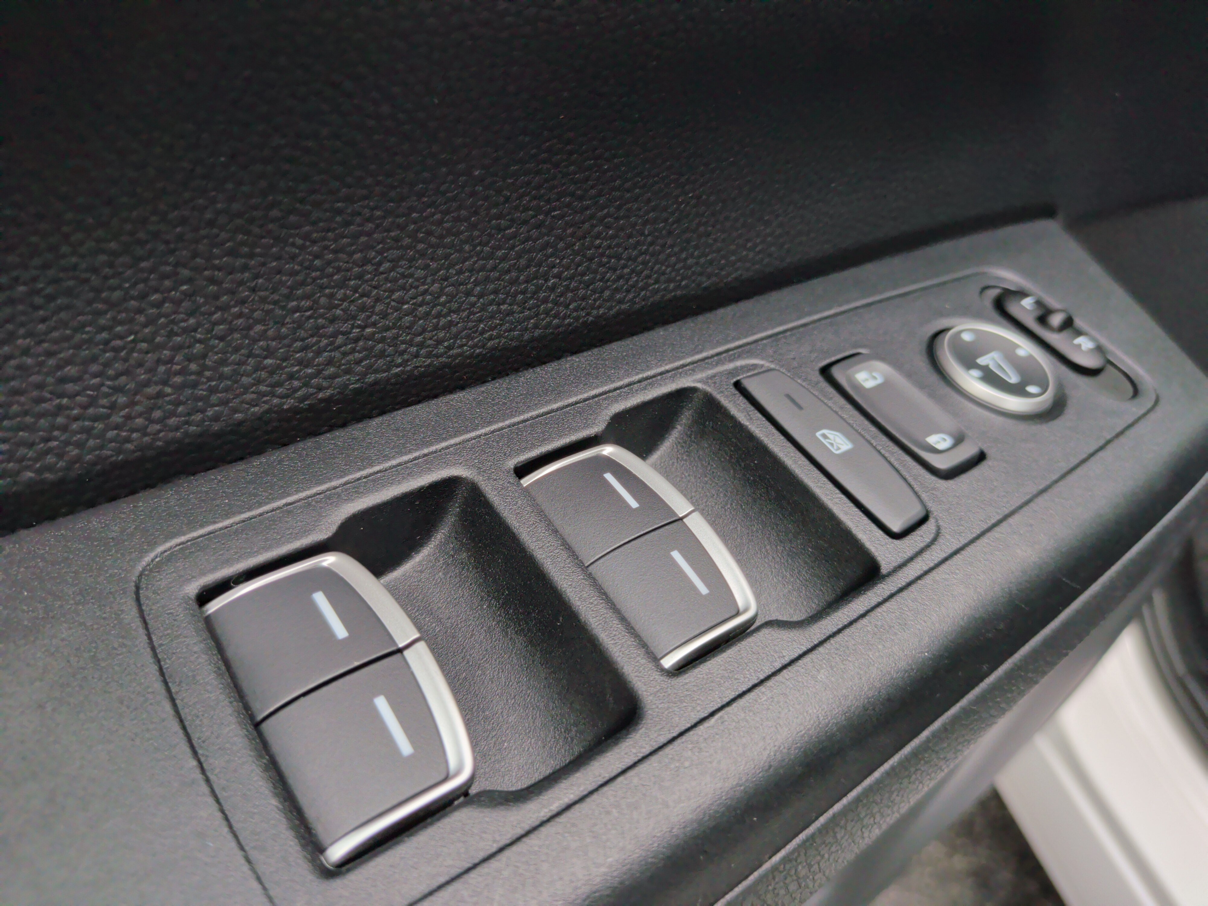 Used 2024 Honda CR-V EX-L image 27
