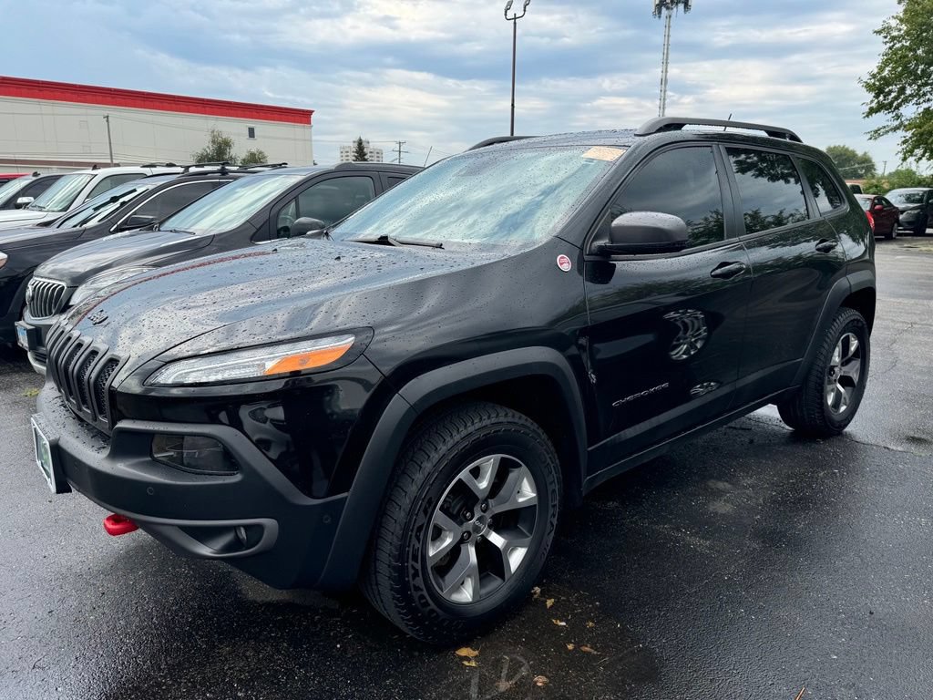 Used 2015 Jeep Cherokee Trailhawk w/ Comfort/Convenience Group AWD/4WD image 2