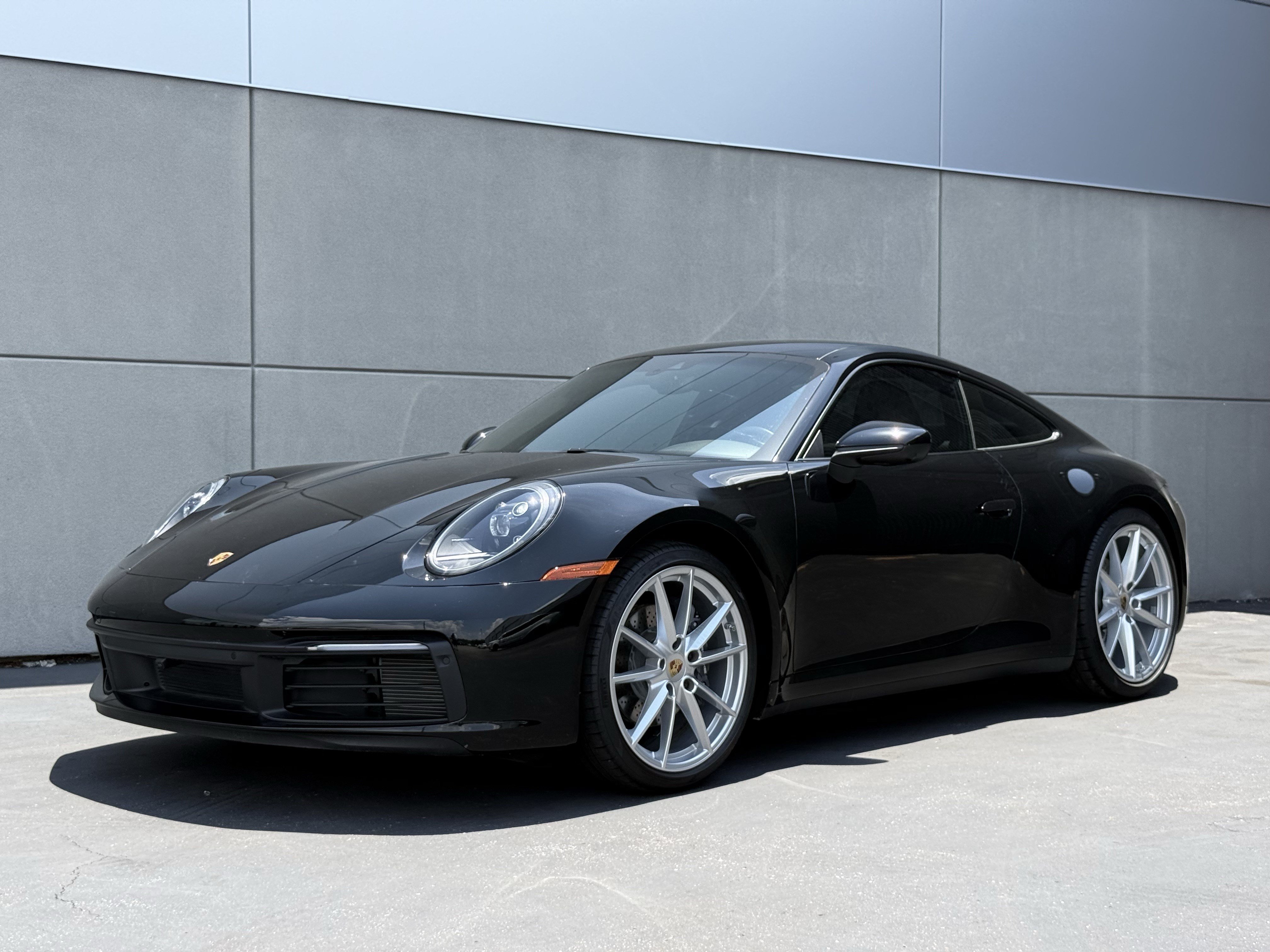 Used 2022 Porsche 911 Carrera RWD image 1
