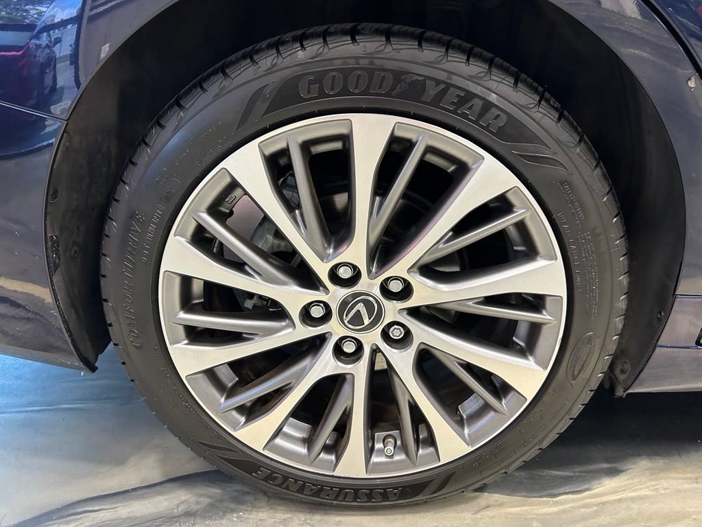 Used 2019 Lexus ES 300h w/ Premium Package FWD image 26
