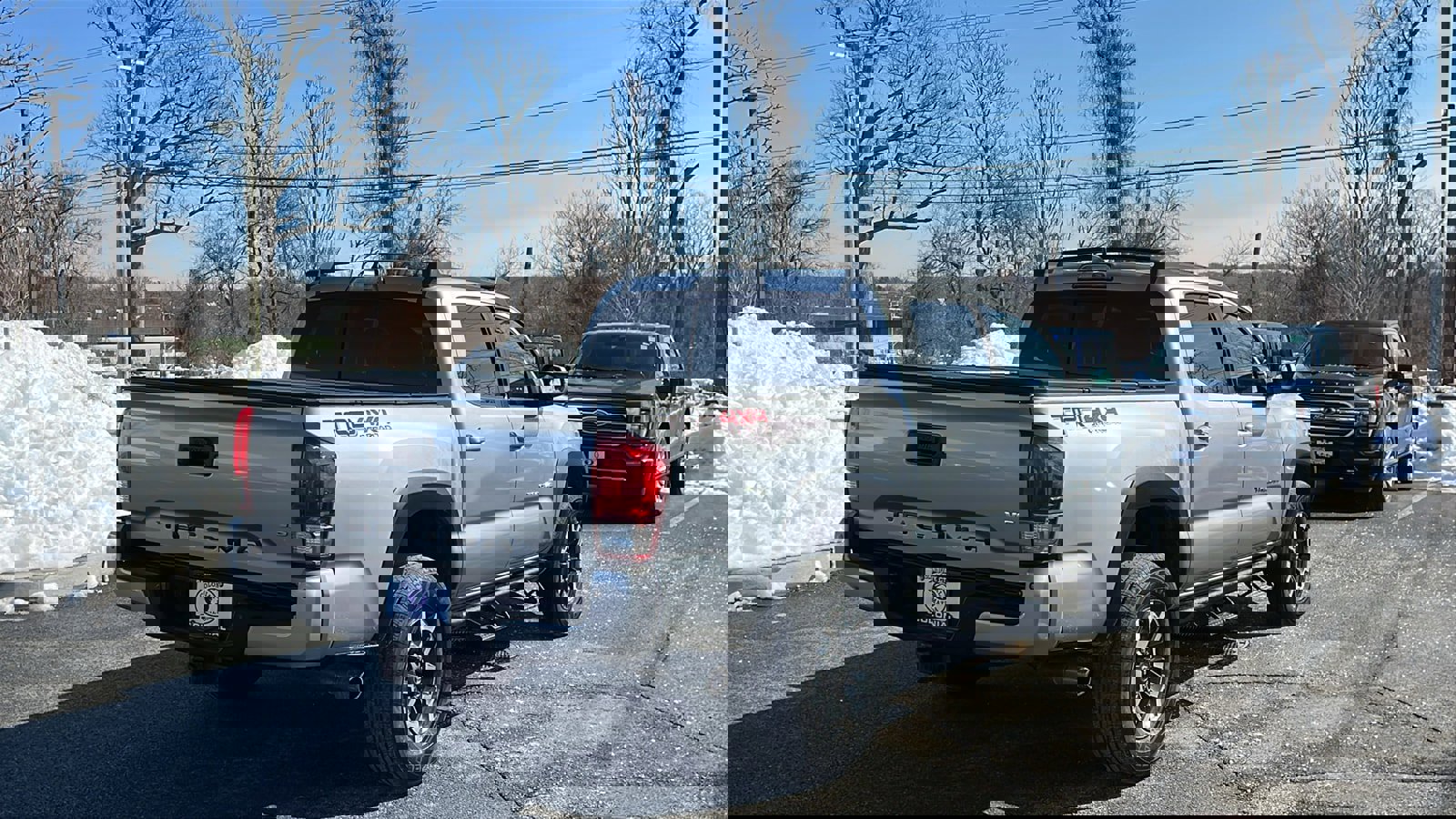 Used 2017 Toyota Tacoma TRD Off-Road image 4