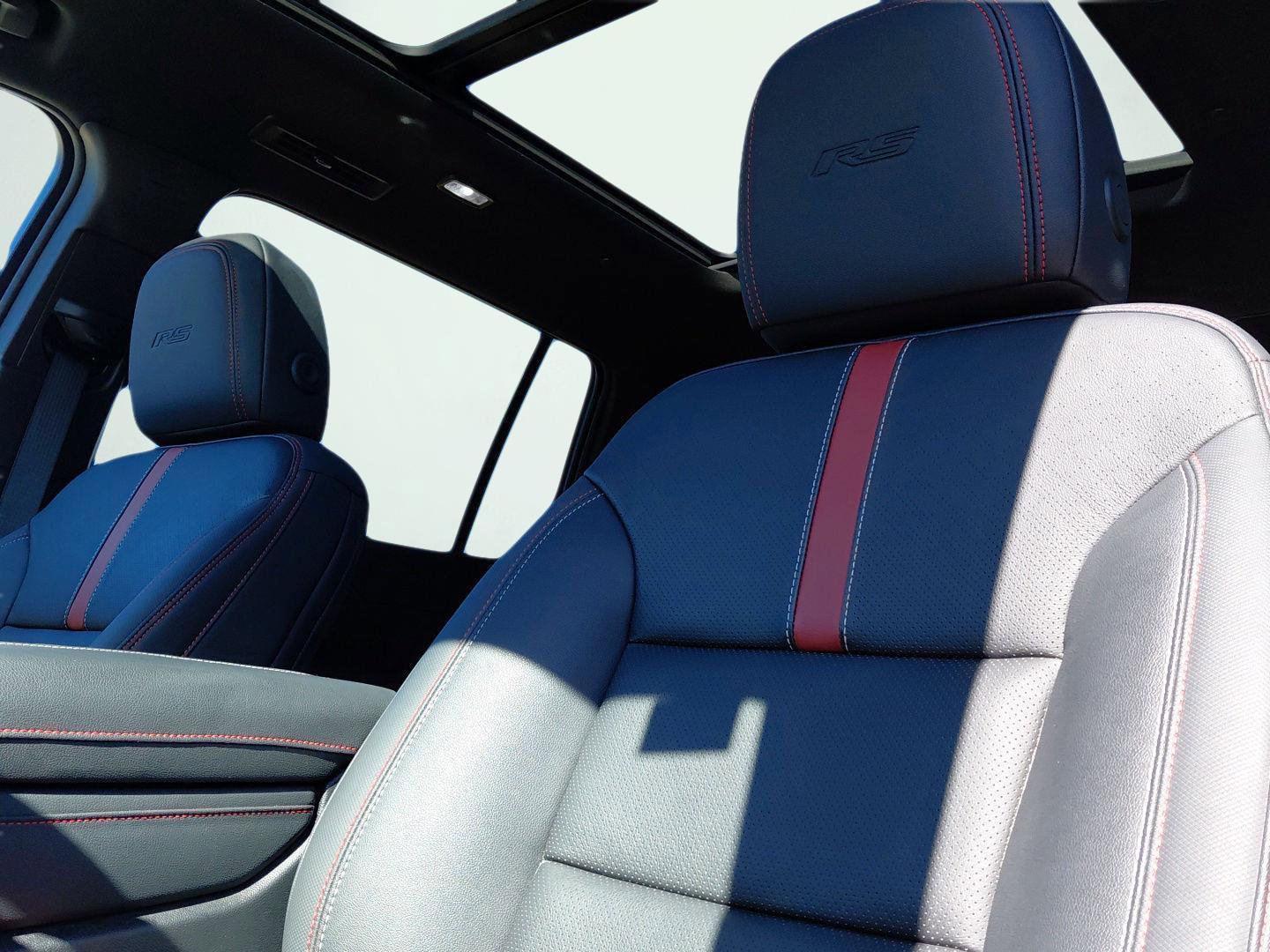 Used 2024 Chevrolet Traverse RS image 9