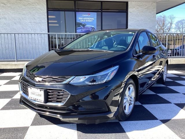 Used 2017 Chevrolet Cruze LT image 1