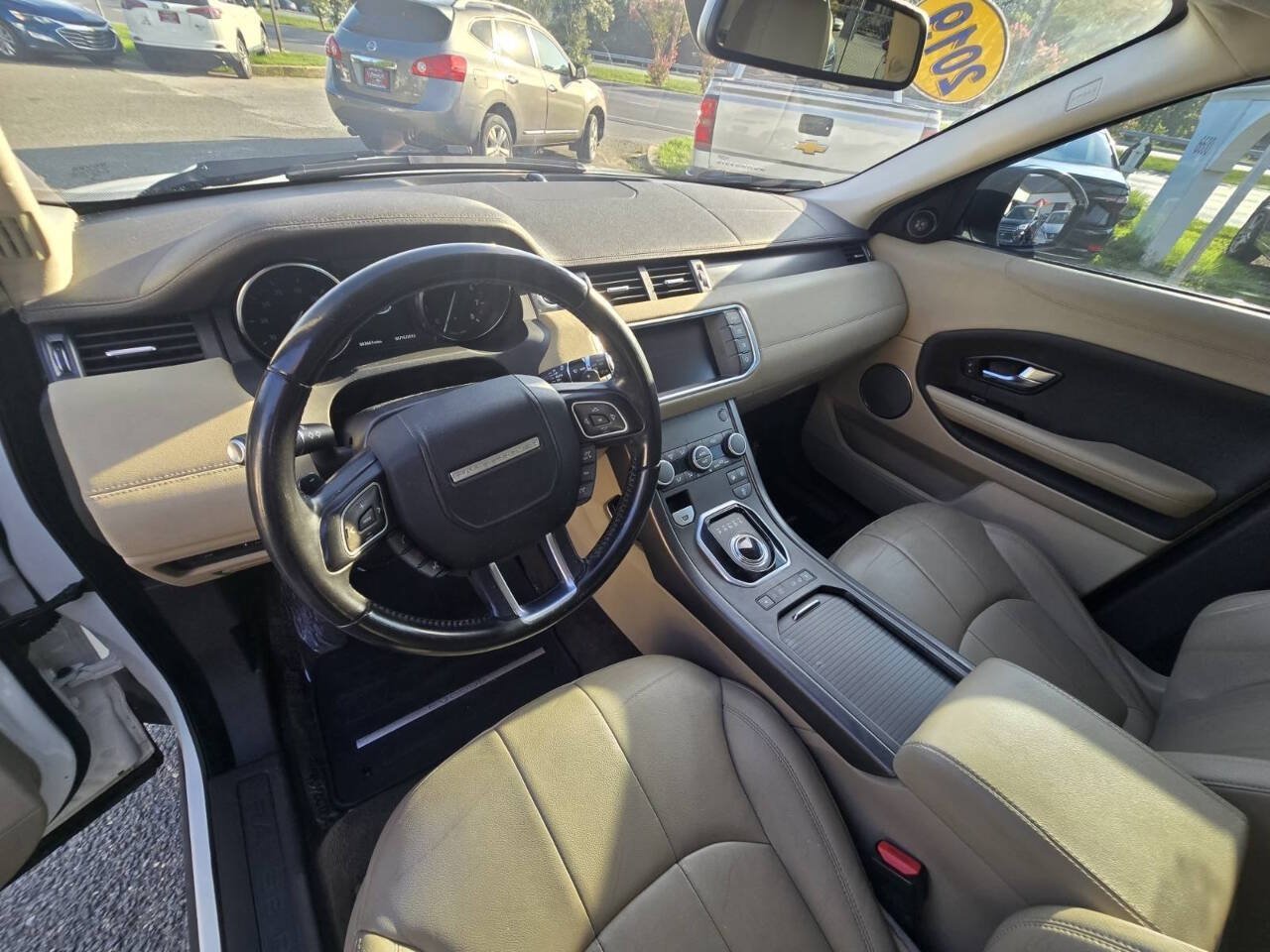 Used 2019 Land Rover Range Rover Evoque SE AWD/4WD image 14