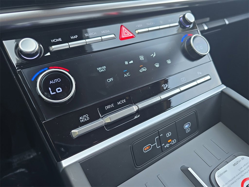 New 2026 Hyundai Santa Fe SE image 23