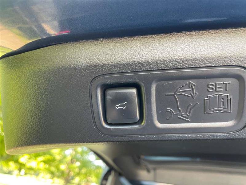 Used 2018 Ford Expedition Limited w/ Equipment Group 302A AWD/4WD image 44