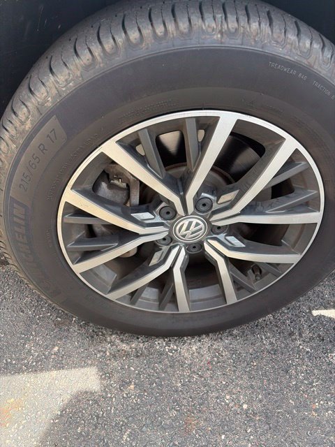 Used 2019 Volkswagen Tiguan SE w/ Panoramic Sunroof Package FWD image 7