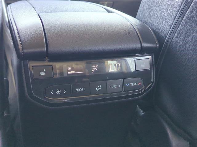 Certified 2026 Toyota Highlander Platinum AWD/4WD image 17