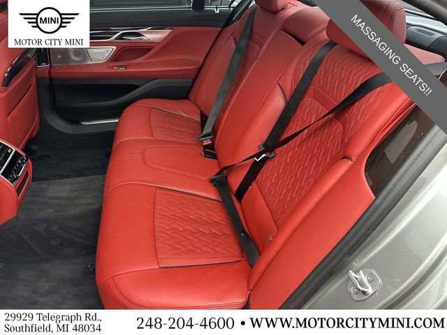 Used 2022 BMW 750i xDrive w/ Executive Package image 15