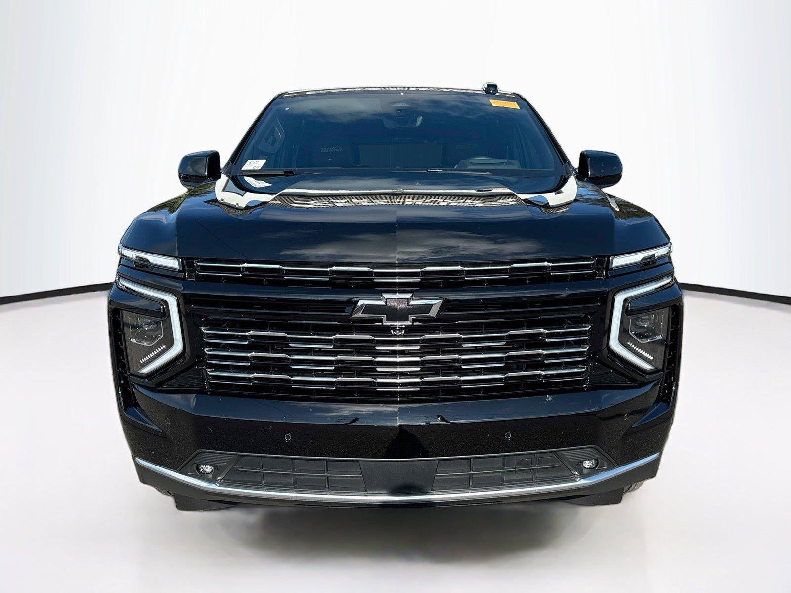 Used 2025 Chevrolet Tahoe High Country AWD/4WD image 8