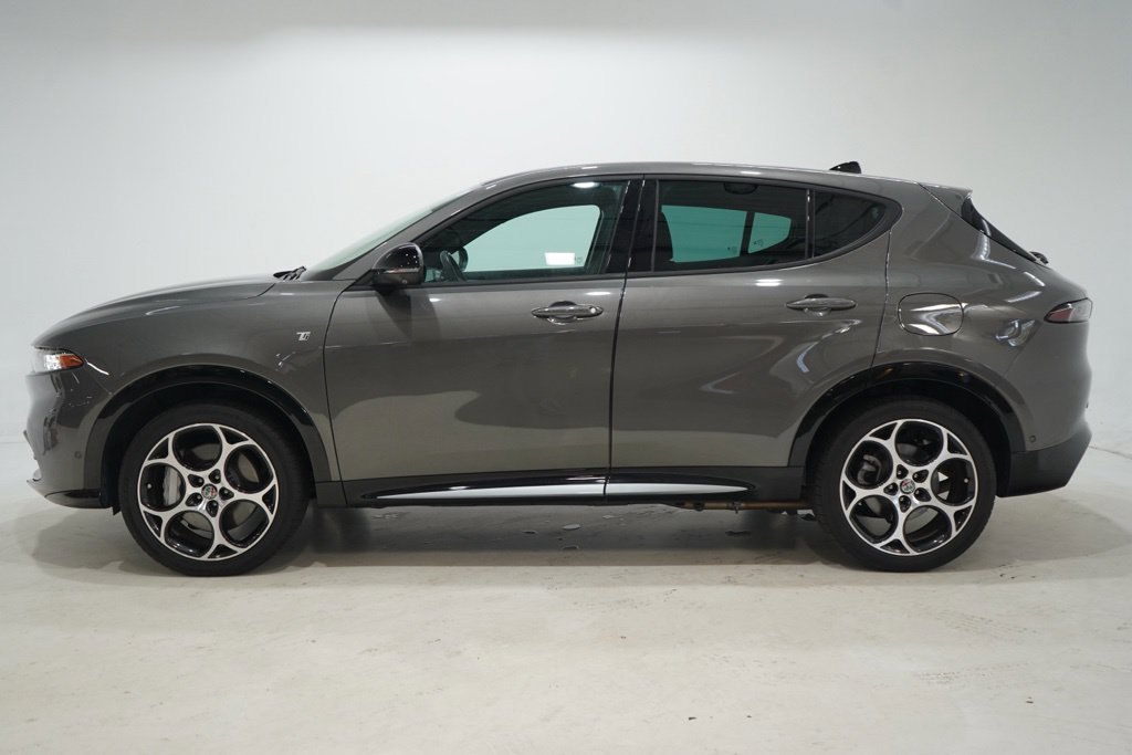 Used 2024 Alfa Romeo Tonale Ti AWD/4WD image 4
