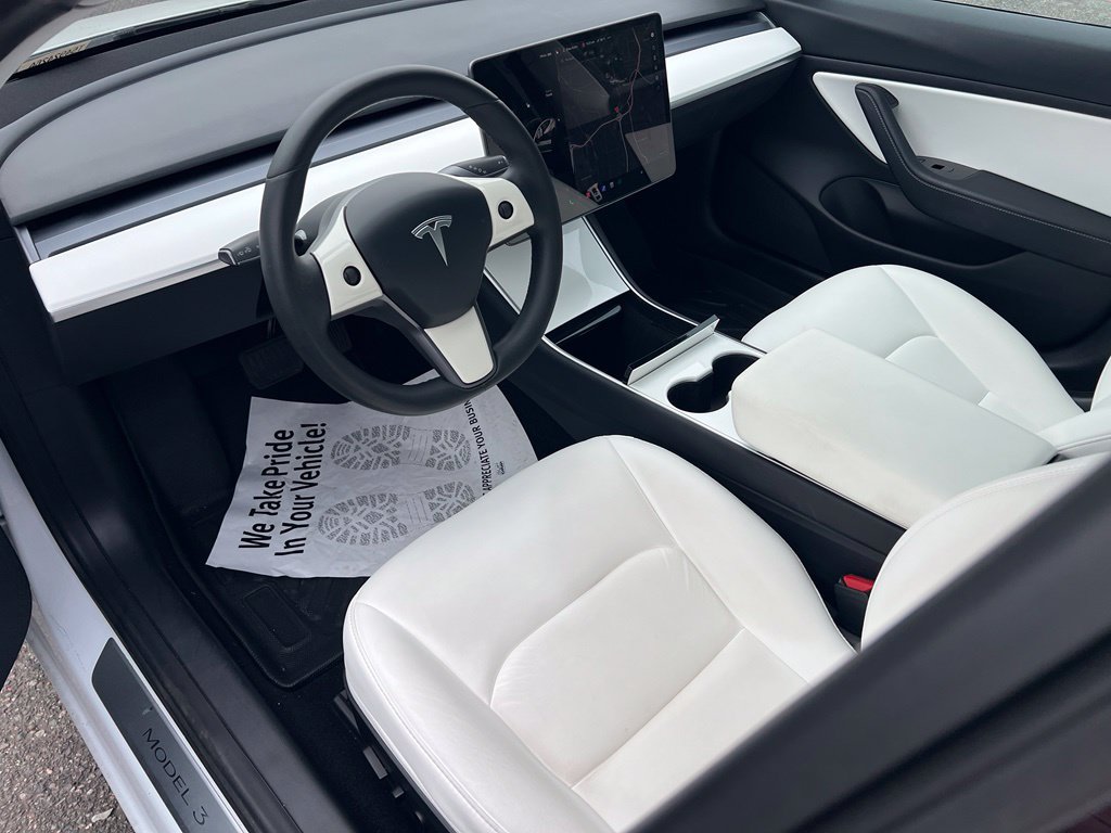 Used 2020 Tesla Model 3 Standard Range Plus RWD image 15