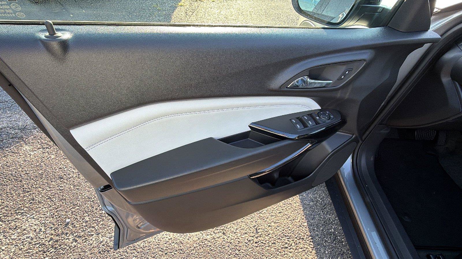 New 2026 Chevrolet Trax LT w/ Driver Confidence Package FWD image 14