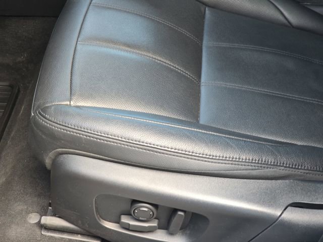 Certified 2025 Land Rover Range Rover Evoque Dynamic SE image 28